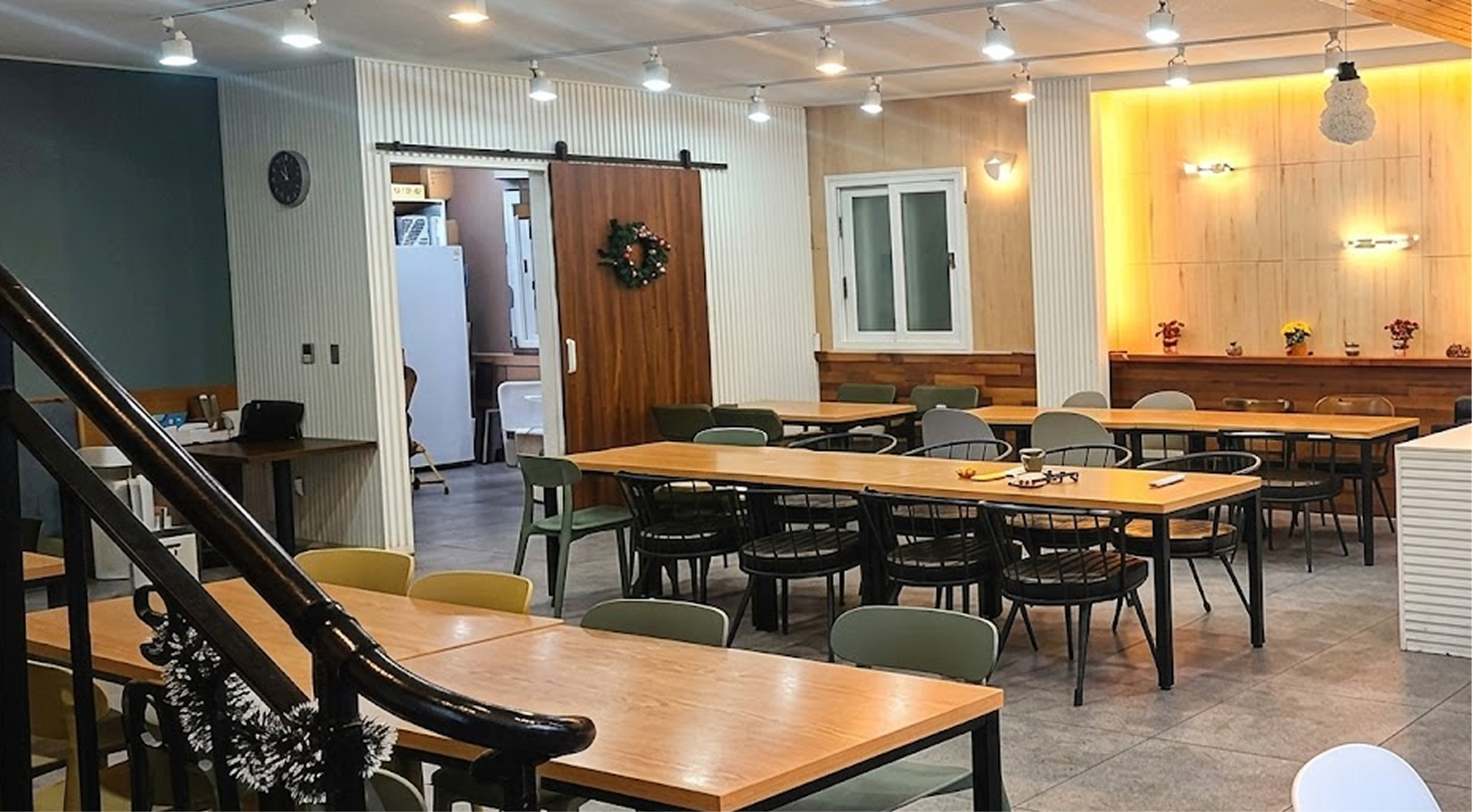광주월성교회 교회 로비 인테리어 시공 후 사진
